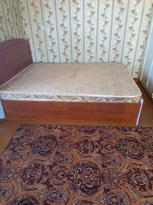 Продам кровать двухспальнюю