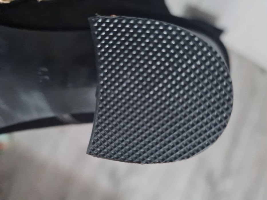 Продам зимние сапоги