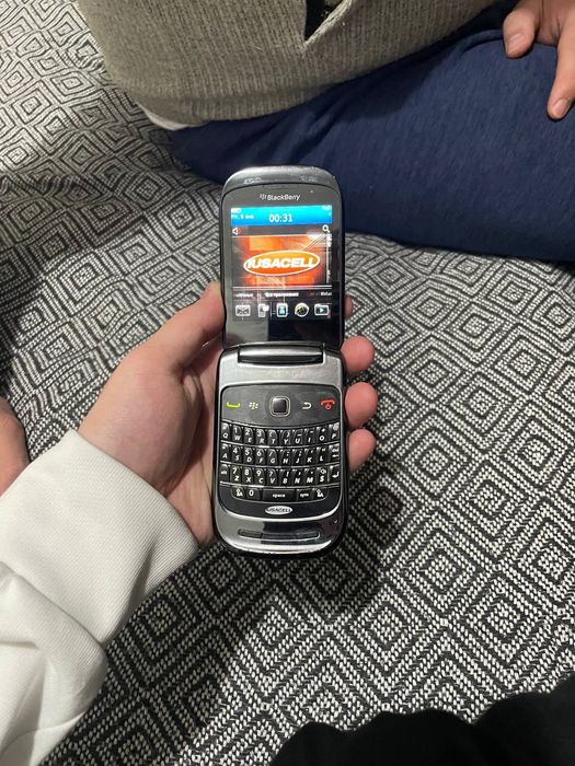 Blackberry telefon sotiladi