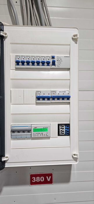 Electrician autorizat ANRE – tablouri electrice monofazate, trifazate.