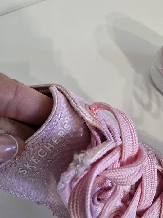 Sneakers fetite
Mărimea 28,5
18 cm in interior
Stare foarte buna
80 lei