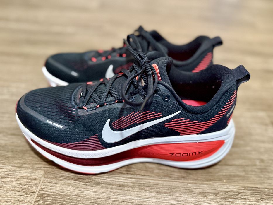 Оригинални мъжки обувки за бягане Nike Vomero 18 [Като нови] 43 номер