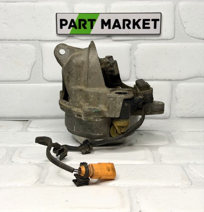 Тампон двигател AUDI A8 D4 4.2TDI 4H0199381AR