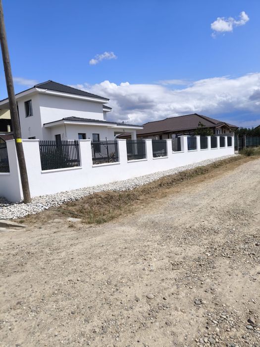 Se vinde casa  in  Sanmartin