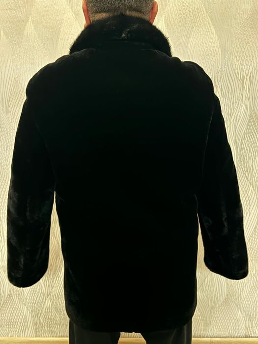 Продам мужскую шубу мутон