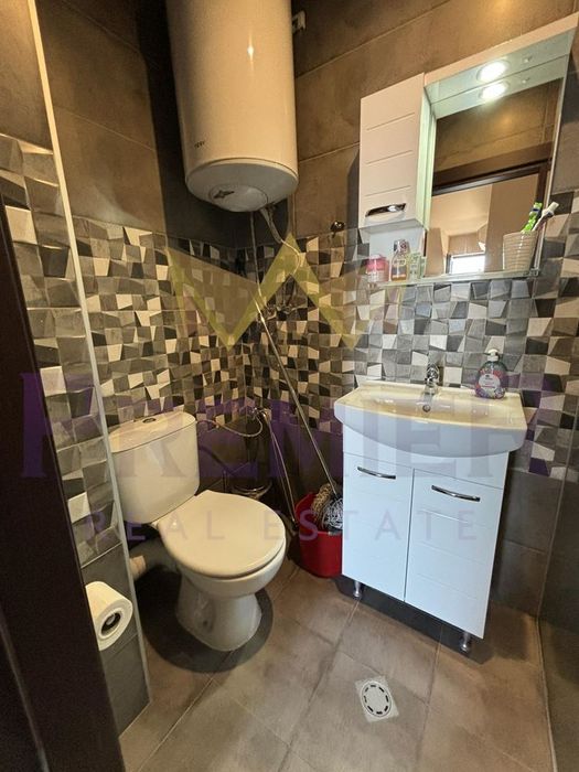 Продава се Тристаен апартамент в Варна, Зимно кино Тракия - 95 кв.м за 2158 €/кв.м - Снимка #4