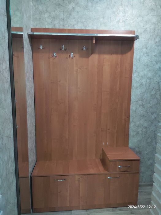 Продам отличную прихожую