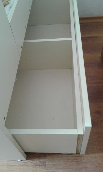 Детско легло в бяло