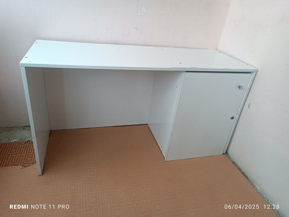 Ish stoli va xontaxta sotiladi