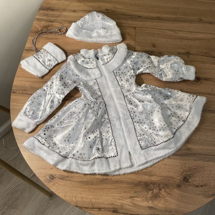 Для утренников  костюмы