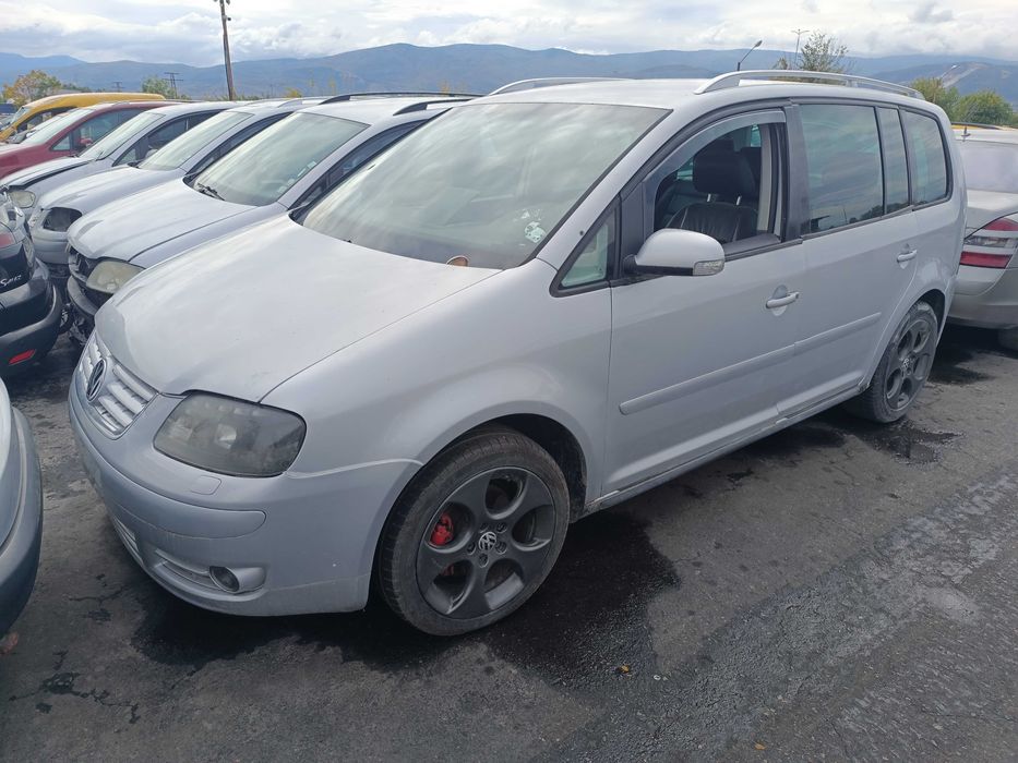 На части! VW Touran 2.0 TDI