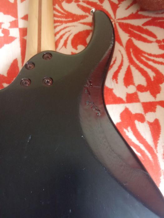 Продавам китари Ямаха и Корт