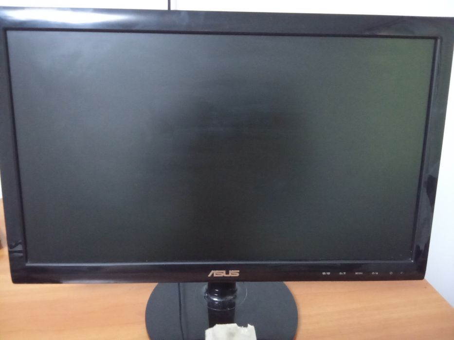 Vind doua monitoare
