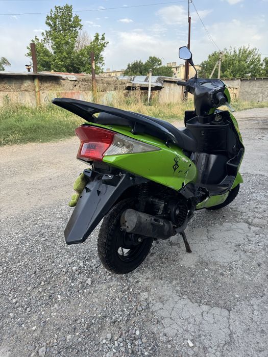 Скутер на ходу обьем 125сс