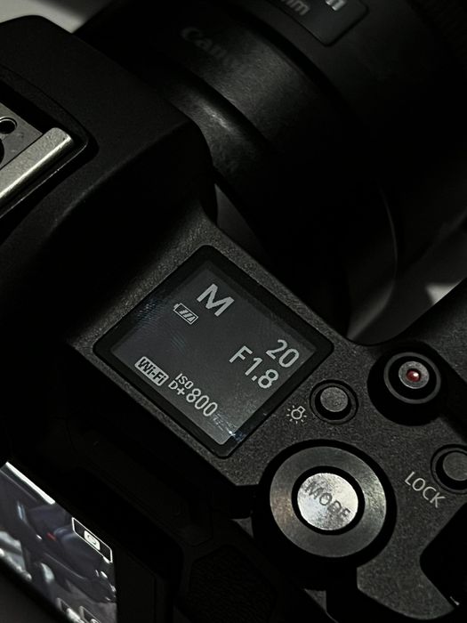 Pachet Canon EOS R + 3 obiective (50mm, 70–200mm, RF 16mm)