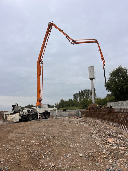 Автобетонасос насос помпа слон