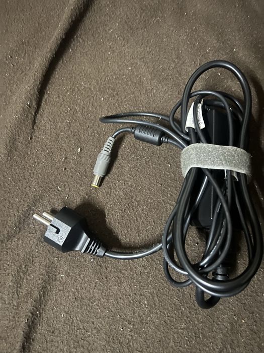 Зарядно за лаптоп леново