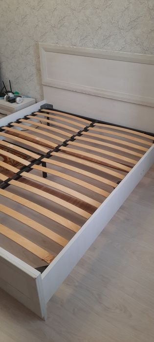 Продам кровать с матрасом