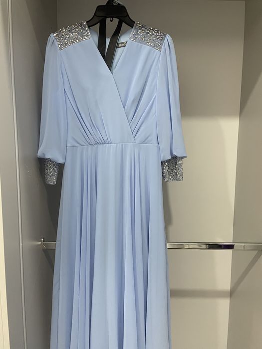 Платья на выпускной балл