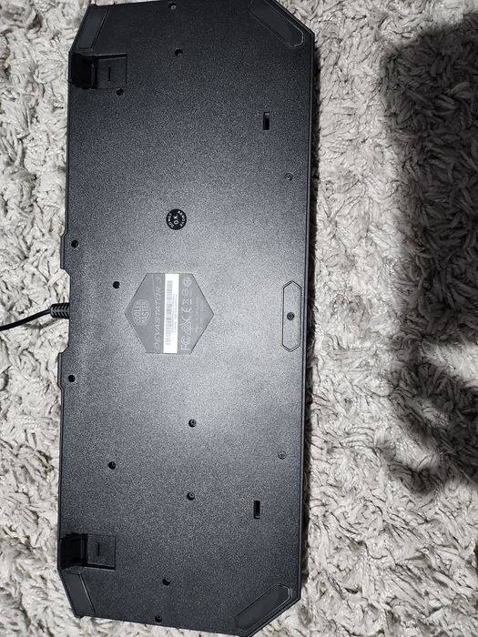 Vând tastatură cu multe culori