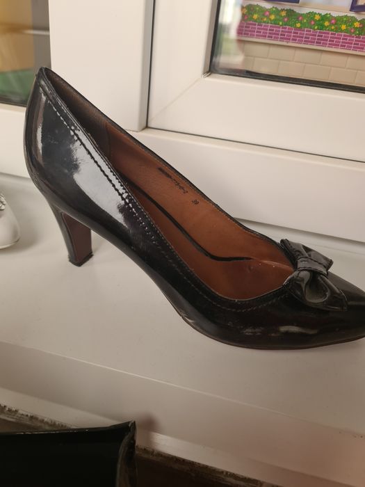 Продам кожаные туфли