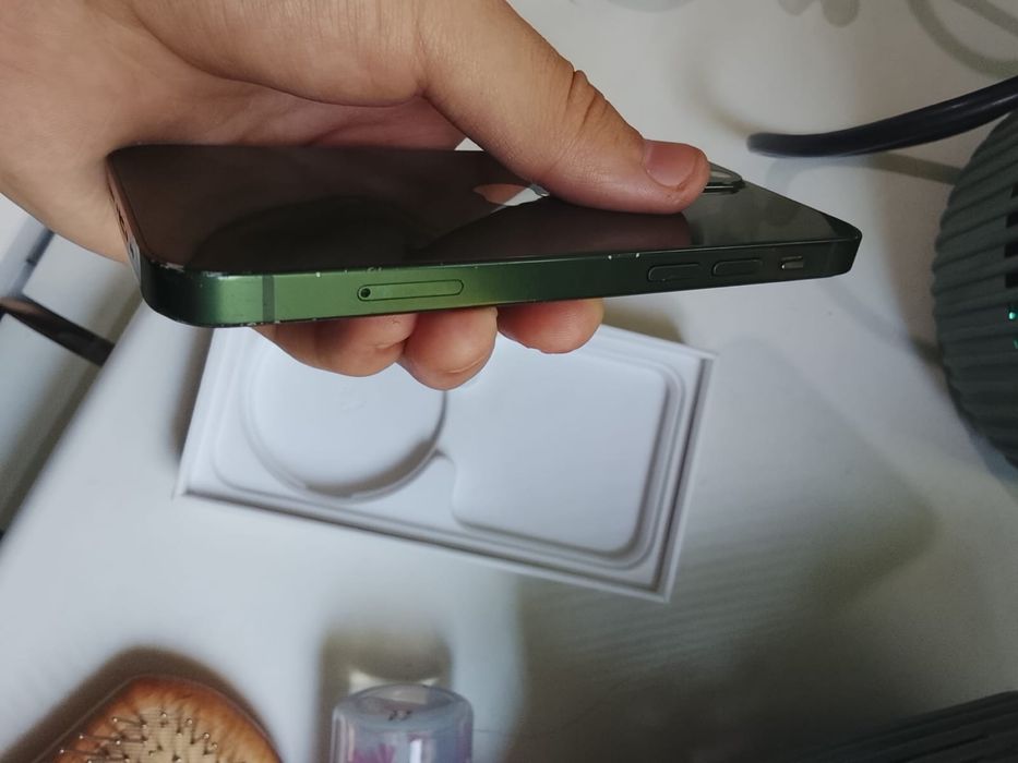 Iphone 13 mini .
