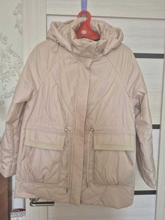 Продам куртки размер 44-46 и шапки