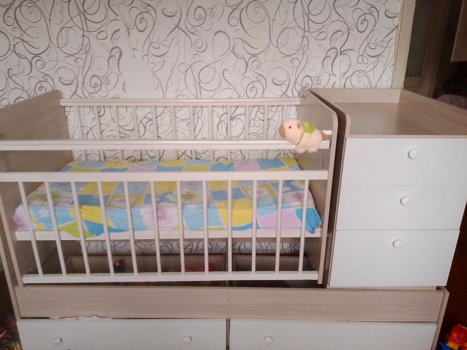 Детская кроватка