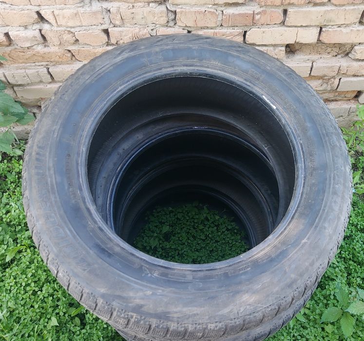 Продам зимние шины 4шт. R17