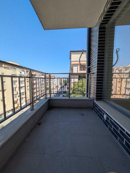 Продава се Тристаен апартамент в Бургас, Възраждане - 93 кв.м за 2366 €/кв.м - Снимка #4