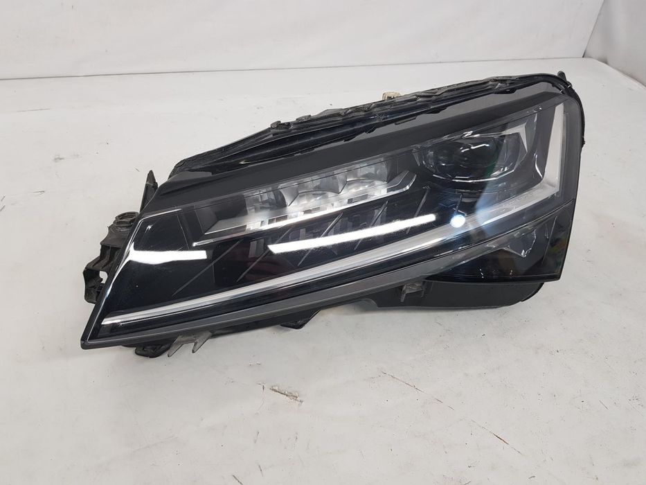 Far stanga full led Skoda Superb 3 facelift dupa 2020