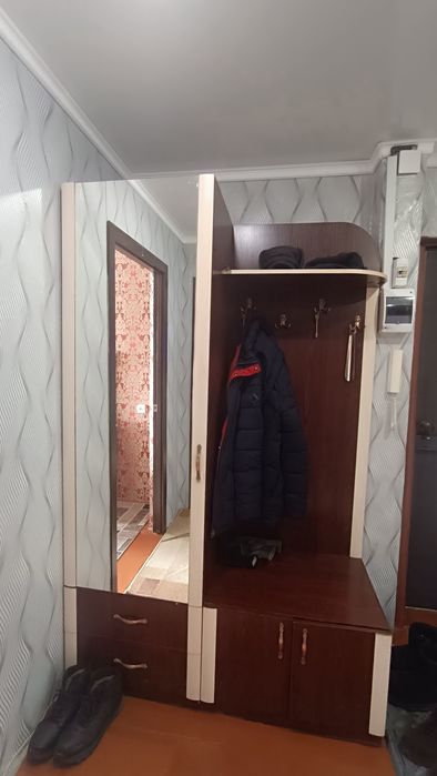 Продам прихожую б/у