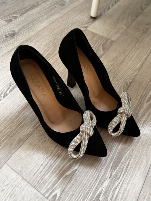 Продается туфли ботильоны новые