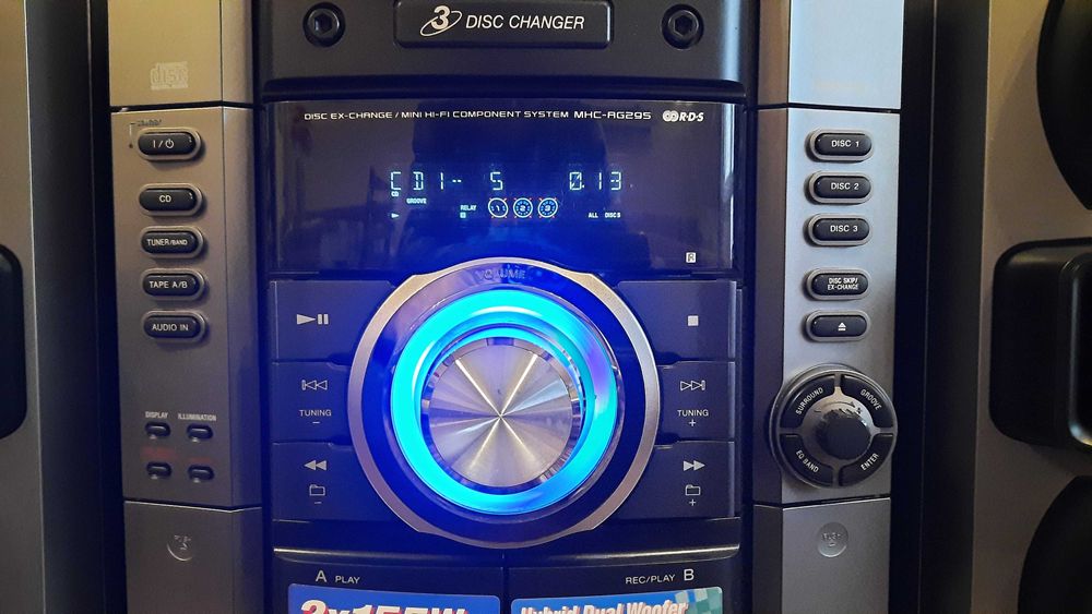 аудио система SONY с дист-топ състояние