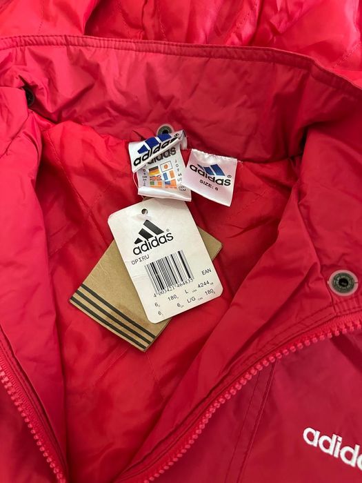 Sportivniy kostum Adidas