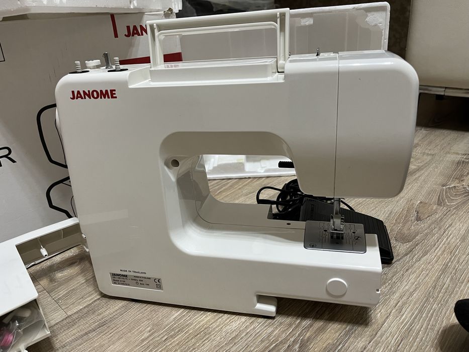 Швейная машинка JANOME