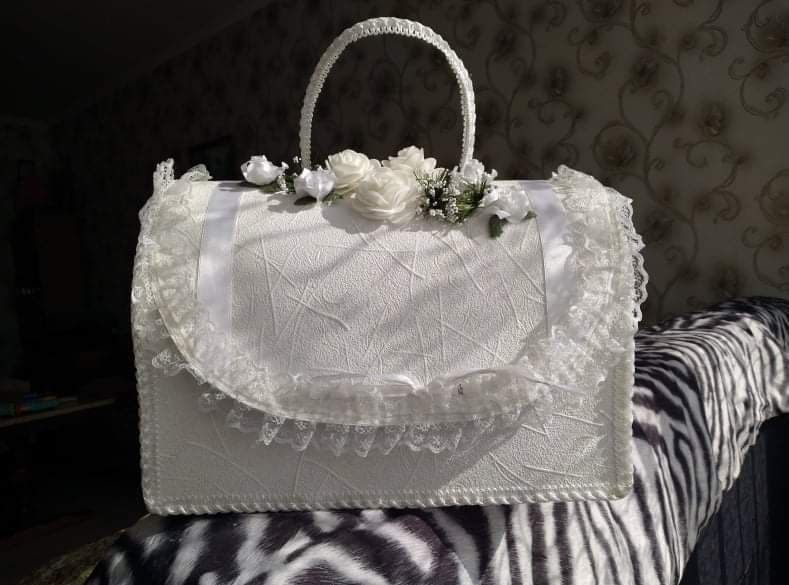 Сватбена рокля и аксесоари