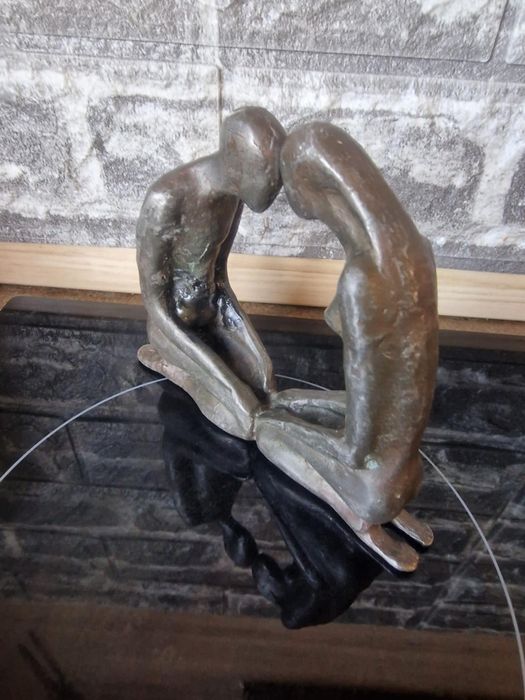 Авторска бронзова статуетка
