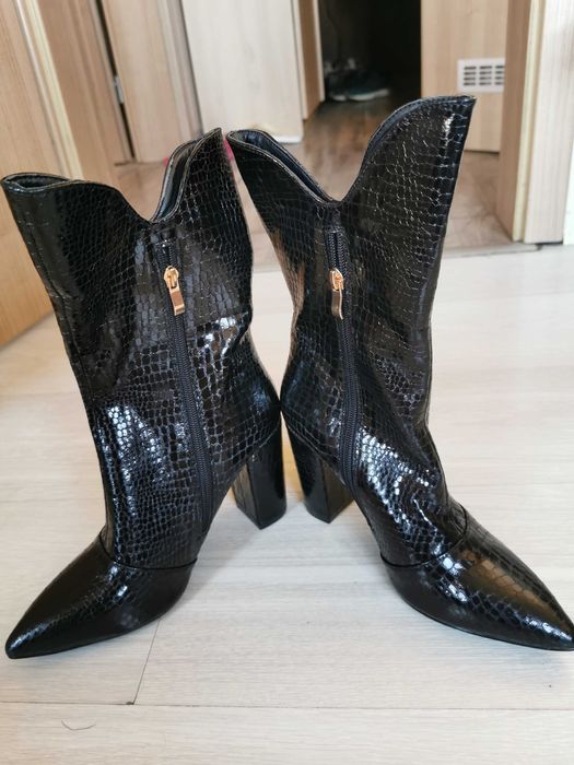 Ботуши черни лъскави