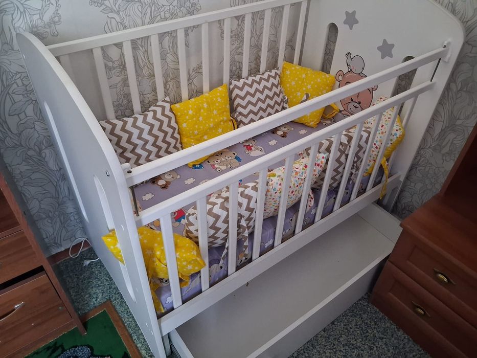 Детская кроватка.,люлька .