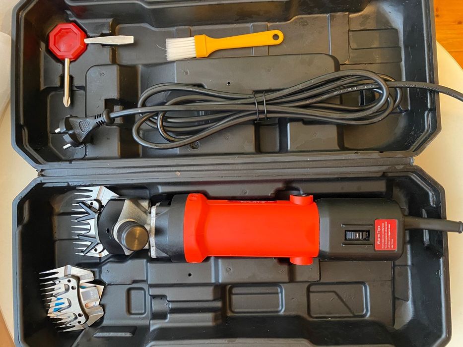 МАШИНКА ЗА ПОДСТРИГВАНЕ НА ЖИВОТНИ / овце и кози /680W  Машинка за Стр