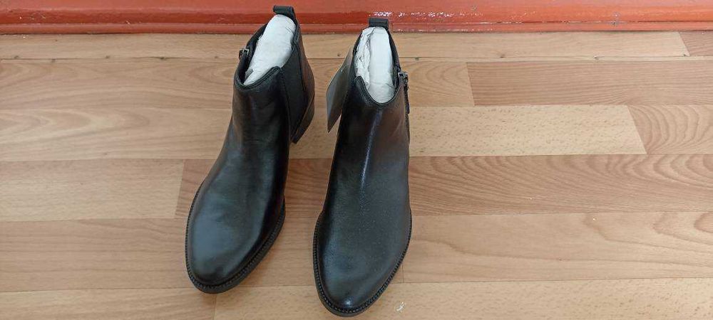 Ботинки 36 размер новые кожа