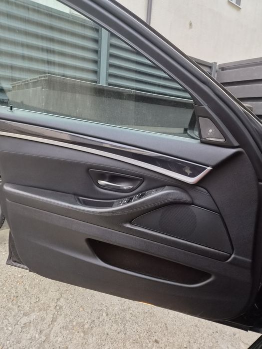 Vand scaune  bmw f 10 facelift,fete usa,oglinzi electrice,display mic