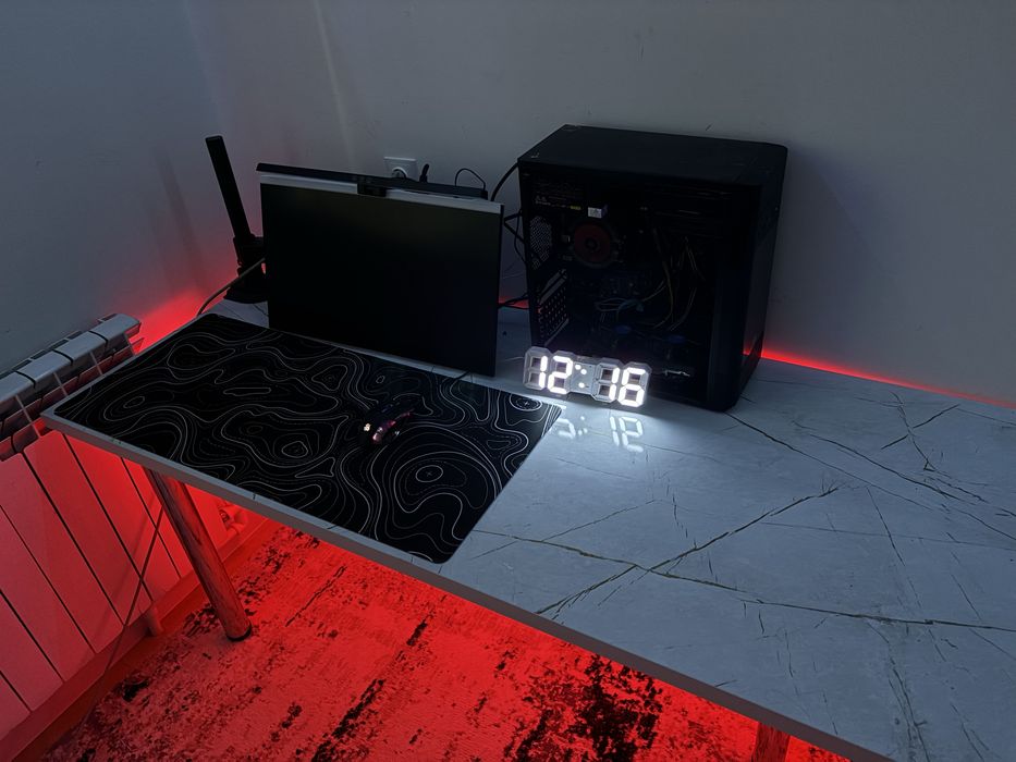 Компьютерный стол 2.70метр