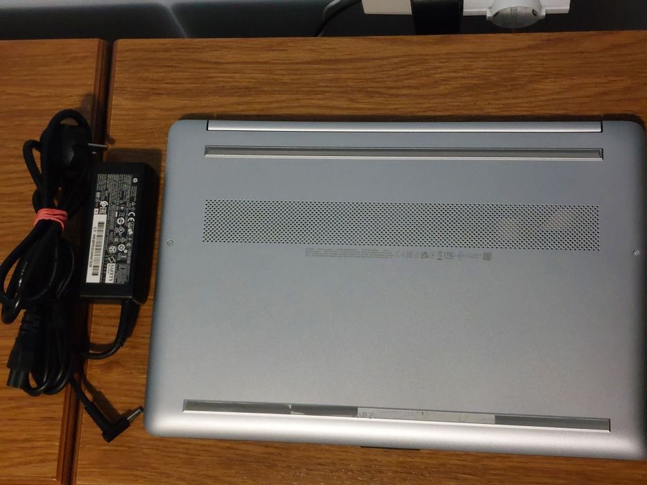 Laptop HP 15.6 Athlon 3050u 2,3Ghz/3,2Ghz, 8GB, 128GB, Radeon 2GB, Windows 11 Office 2024
