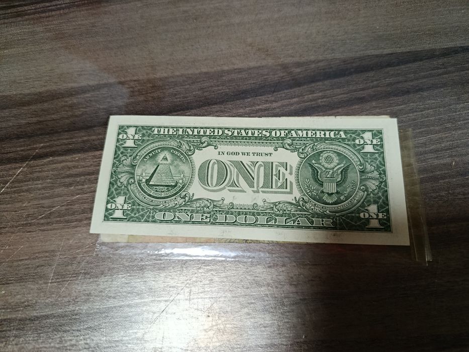 доллар с иллюминатом и тысячу рублей 93 года