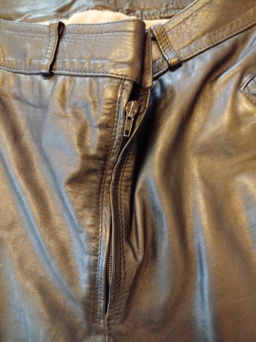 Pantaloni moto de piele