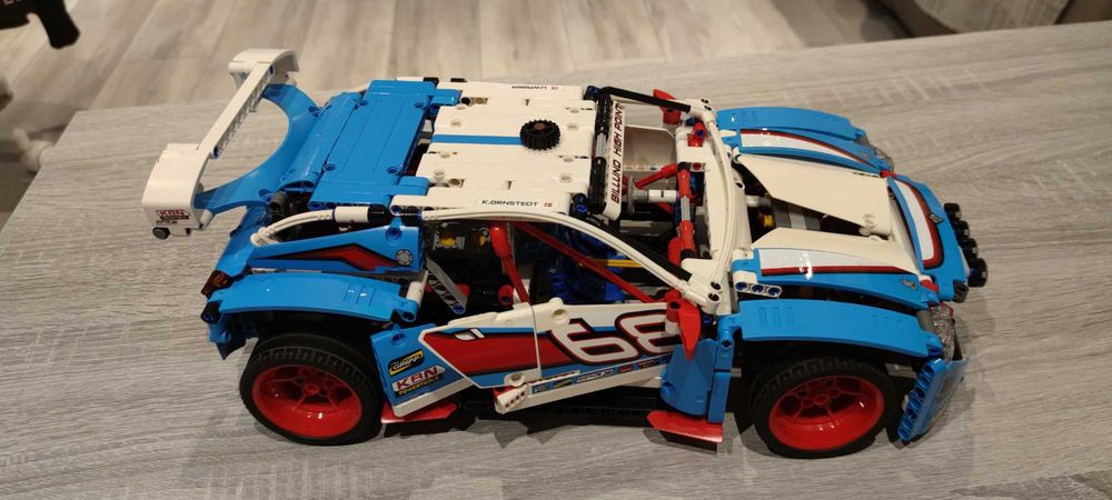 LEGO  42077 Technic  Masina de raliuri 2 in 1 SUPEROFERTA