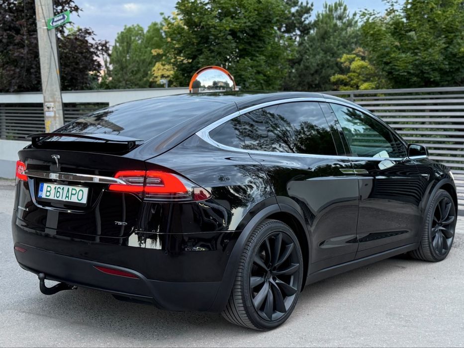 TESLA Model X 2018 — imagine 3