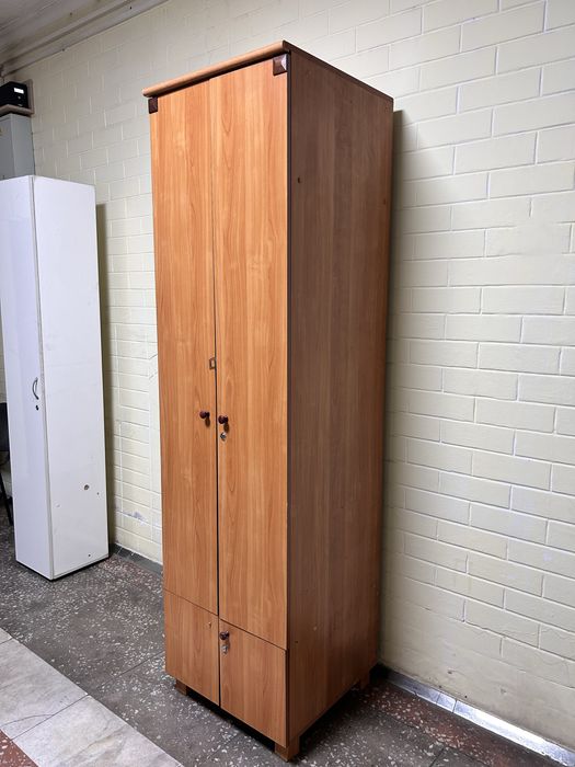 Шкаф платяной (орех)